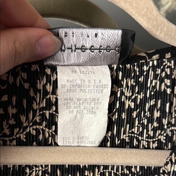 Connected Apparel Floral Black and Tan Vintage Style Dress - Picture 9 of 10